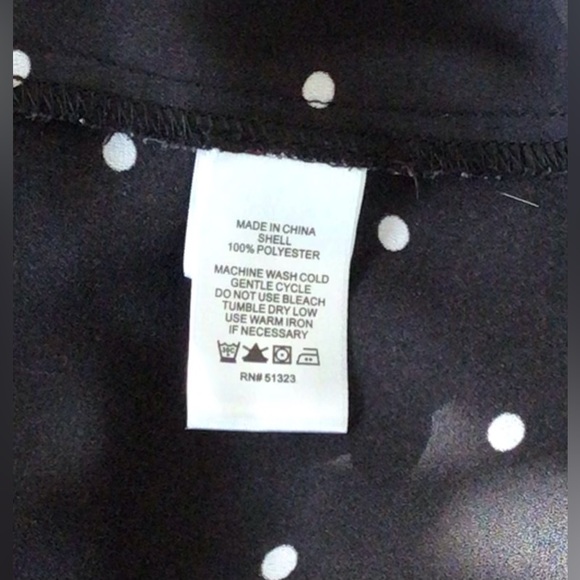 CeCe Black & White Polka dot Blouse size XS x-small - Picture 7 of 7